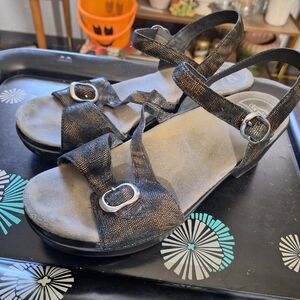 Dansko Women’s Sandi Animal Print Buckle Strap Sandals 40